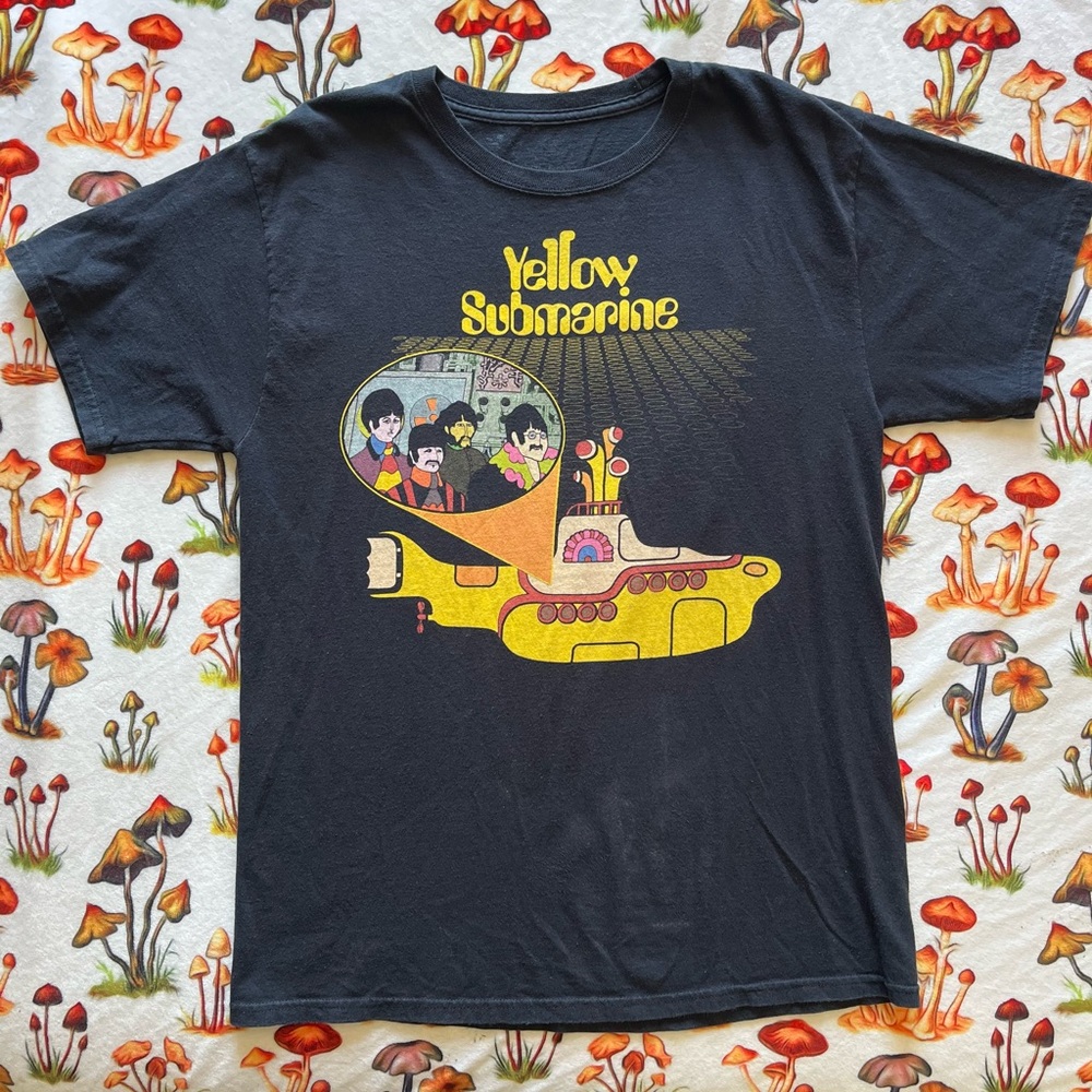 The Beatles Yellow Submarine Shirt 🍏 - Picture 2 of 4